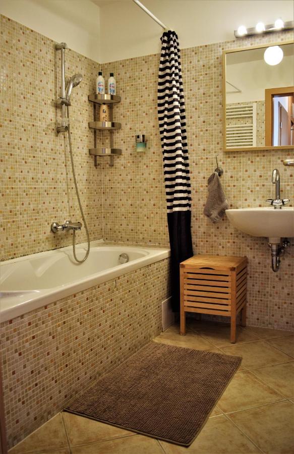 Cosy Apartment In Budapest Downtown With Free Garage Parking Exterior foto
