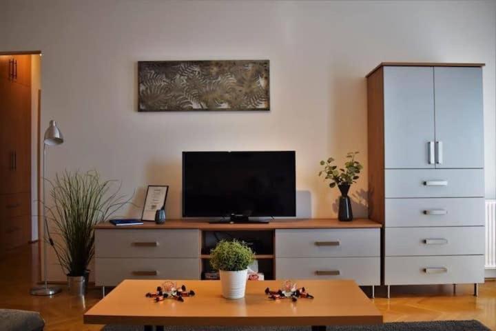 Cosy Apartment In Budapest Downtown With Free Garage Parking Exterior foto